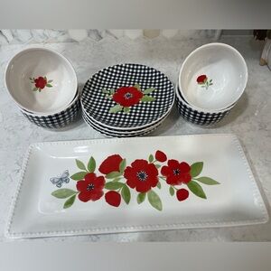 Dolly Parton Buffalo Plaid Serving Platter, 4 Appetizer Plates & 4 Bowls Set